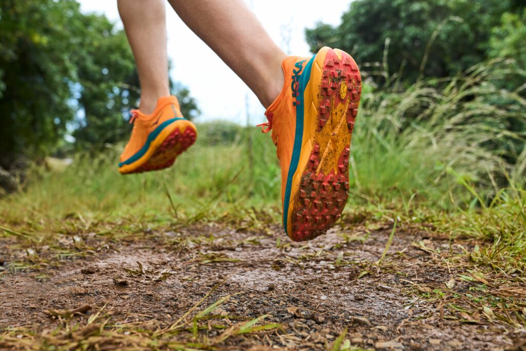 HOKA TECTON X: test de la chaussure de trail à plaque carbone